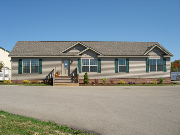 Patriot Home Sales - Model: HR170-A Sample Home Pennwest The Pennflex II Ranch Front Exterior Photo