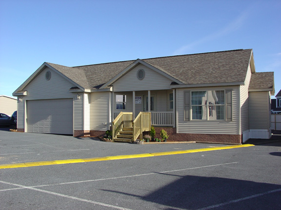 Patriot Home Sales - Model: HR111-A Sample Home Pennwest Dover Exterior Photo