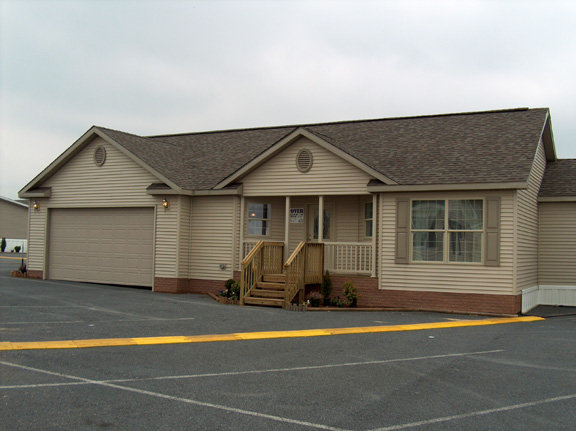 Patriot Home Sales - Model: HR111-A Sample Home Pennwest Dover Exterior Photo