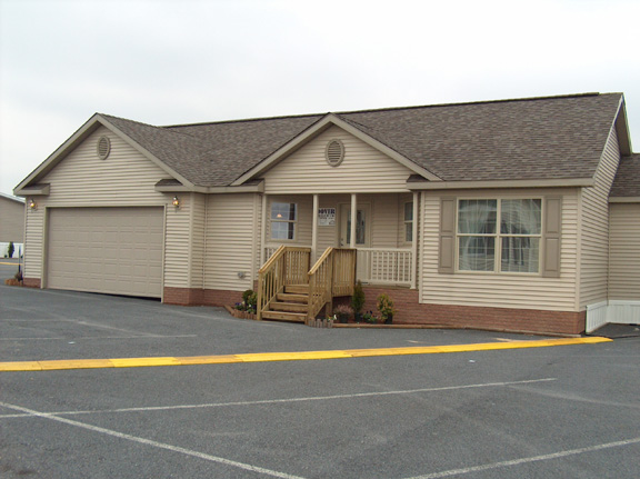 Patriot Home Sales - Model: HR111-A Sample Home Pennwest Dover Exterior Photo