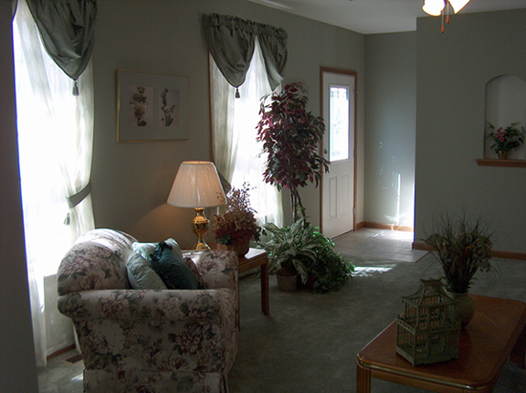 Patriot Home Sales - Model: HR108-A Sample Home Pennwest Oakland Sample Home # 2  Ranch Style Modular Home - Living Room Photo