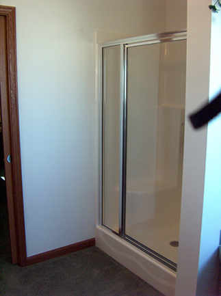 Patriot Home Sales - Model: HR108-A Sample Home Pennwest Oakland Sample Home # 2  Ranch Style Modular Home - Master Bathroom Photo