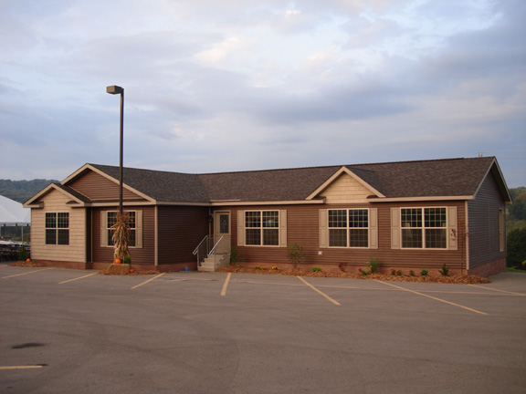 Patriot Home Sales - Model: HF117-A Sample Home Pennwest Quincy II Exterior Photo